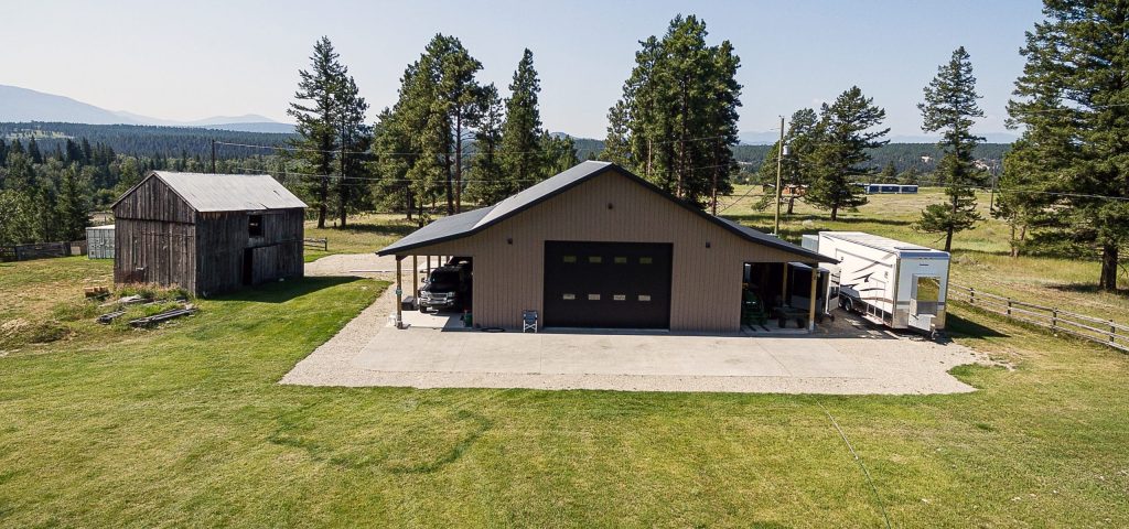 A buckskin post-frame lifestyle & hobby shop