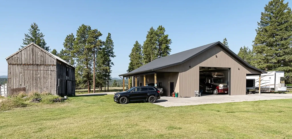 A buckskin post-frame lifestyle & hobby shop