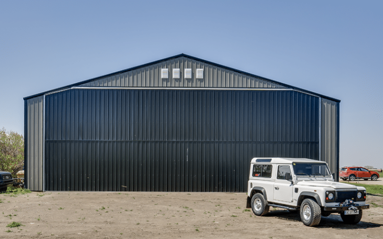 Airplane Hangar for Sam near Indus AB