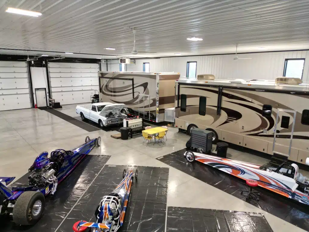 A post-frame lifestyle & hobby shop