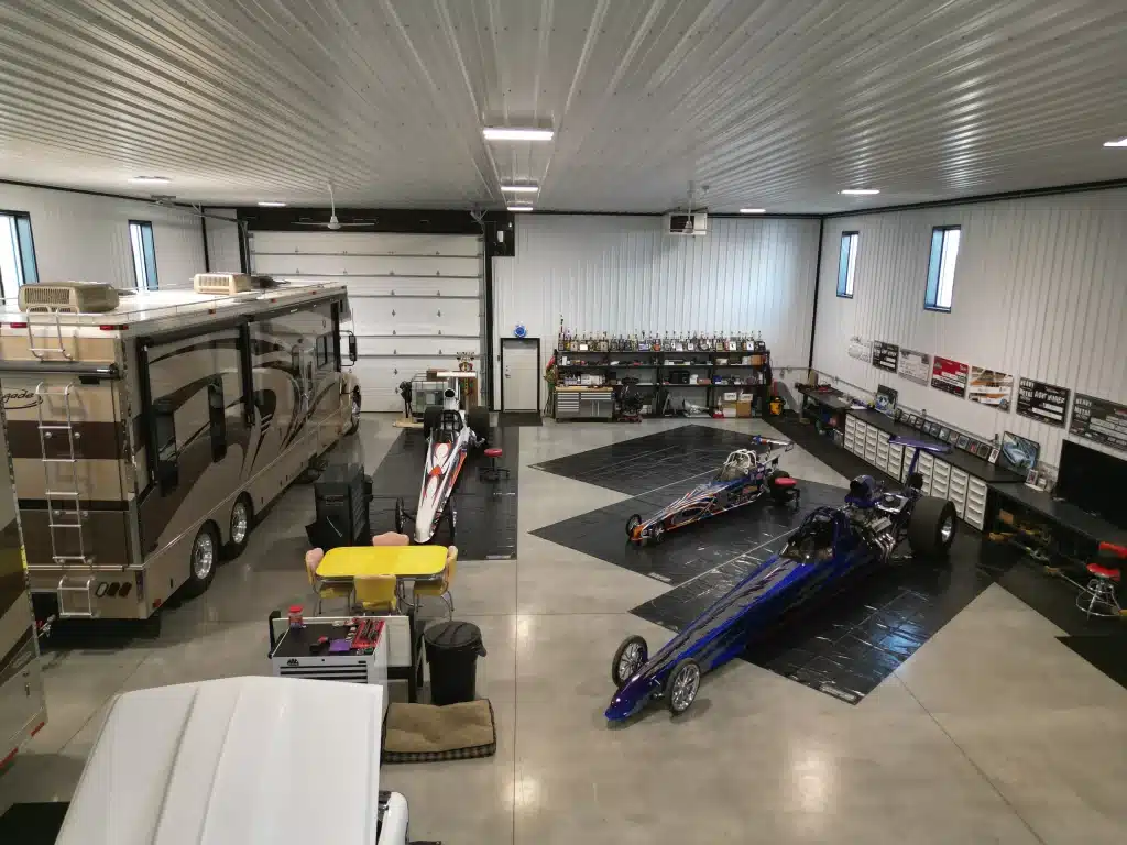 A post-frame lifestyle & hobby shop