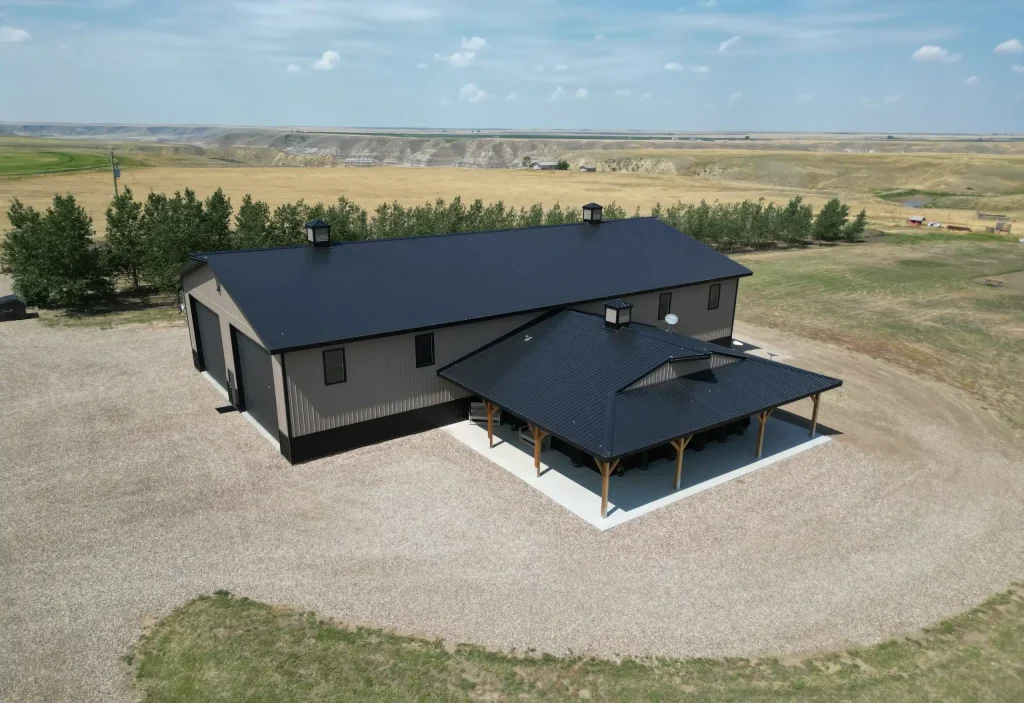 A post-frame lifestyle & hobby shop