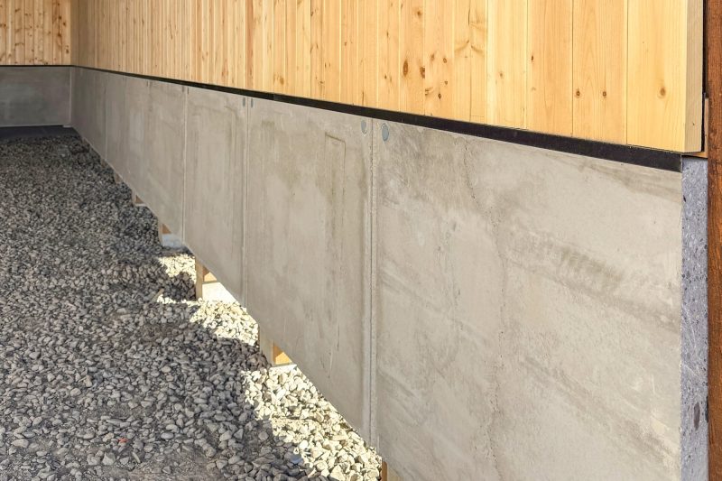 DuraPanel high-density precast concrete barrier
